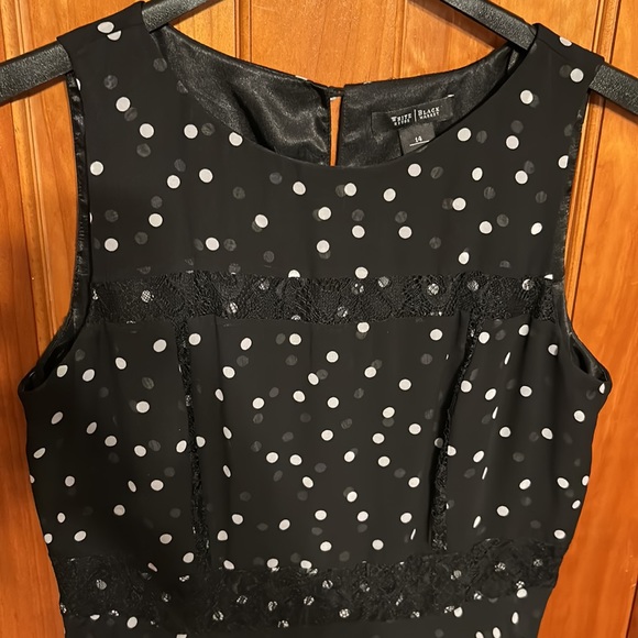 WHITE HOUSE BLACK MARKET DRESS - Picture 2 of 3